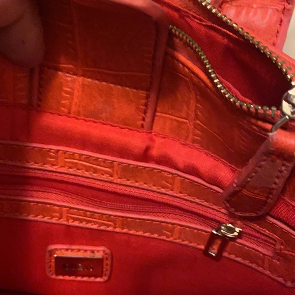 Guess purse a reddy orange color - Picture 6 of 6